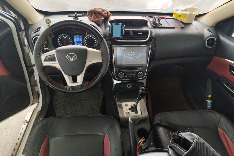 Used HYOSOW H2 2015 1.5L AMT Prestige Version BJ415C Center Console