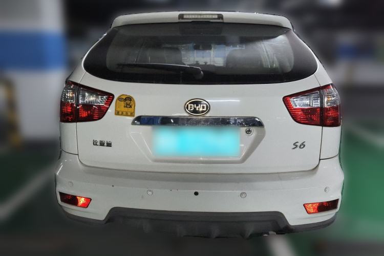 Used BYD S6 2013 Jingyue Edition 2.0L Manual Luxury Model 5 Seats