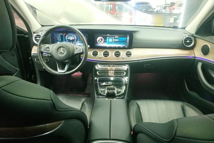 Used Mercedes-Benz E-Class 2016 E 300 L Stylish Model Center Console