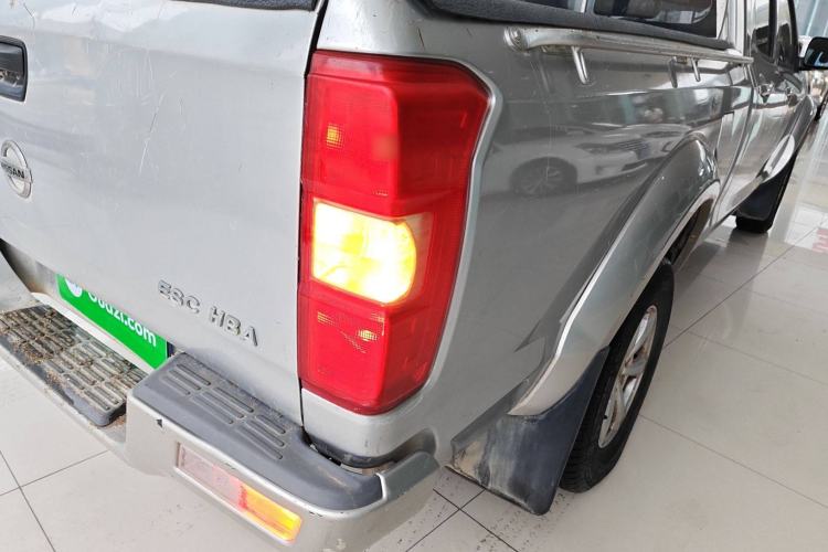 Used Dongfeng Ruichi 2021 2.4T Diesel Two-Wheel Drive Business Edition Long Cargo Bed YCY24165-61
