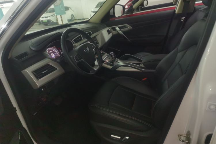 Used Geely Auto Emgrand X7 Sport 2020 1.8TD DCT Two-Wheel Drive Smart Connect 4G-Enabled Version
