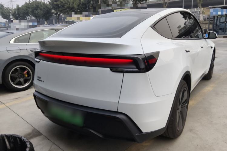 Used Tesla Model Y 2025 Rear-Wheel-Drive Version