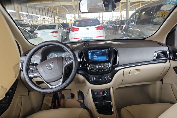 Used Baojun 730 2015 1.8L Manual Luxury Navigation ESP Version 7-seater