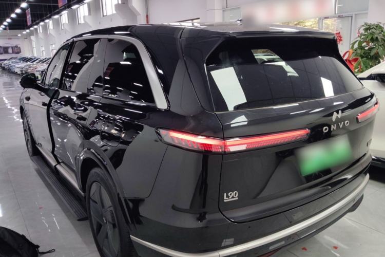 Used ONVO Luxeed L90 2025 Model—Max Six-Seater Version
