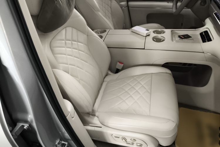 Used IM LS9 2026 Model 52 Ultra Right Front Seat