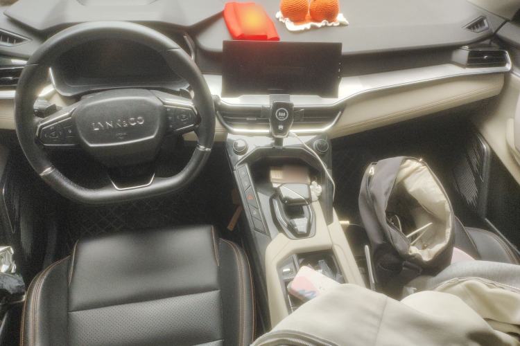 Used Lynk & Co 06 2020 1.5T Type Plus Center Console