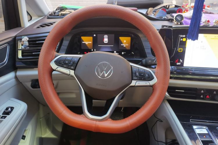 Used Volkswagen Viloran 2022 330TSI Luxury Edition
