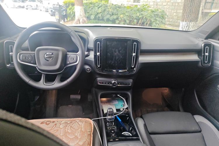 Used Volvo XC40 2023 B3 Zhiyuan Luxury Edition Center Console