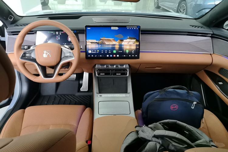 Used BYD Han L 2025 EV Four-Wheel Drive LiDAR Flagship Model Center Console