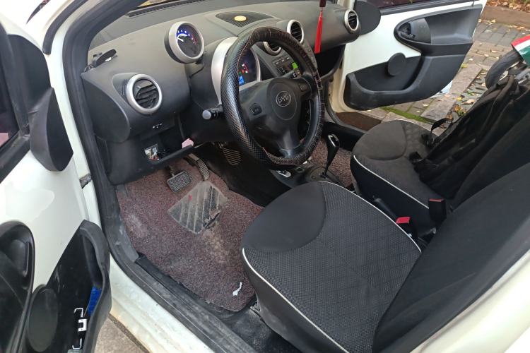 Used BYD F0 2015 1.0L AMT XuanKu Model Driver Seat