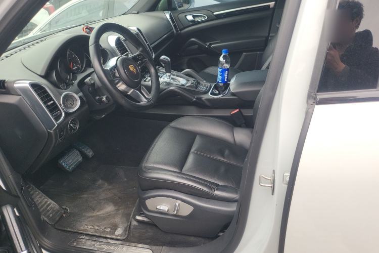 Used Porsche Cayenne  Left Front Seat