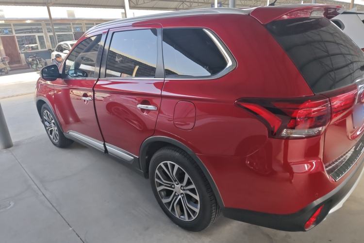 Used Mitsubishi Outlander 2016 2.4L 4x4 Elite Edition 5 Seats