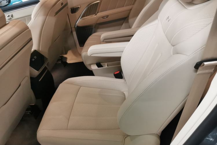 Used ONVO Luxeed L90 2025 Model—Max Six-Seater Version