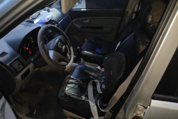 Used BAIC Weiwang M20 2014 1.5L practical type BJ415A Left Front Seat