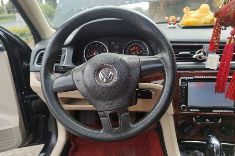 Used Volkswagen Lavida 2013 Restyled Classic 1.6L Automatic Comfort Edition Steering Wheel