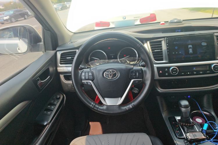 Used Toyota Highlander 2017 2.0T Two-Wheel Drive Luxury Edition 7 Seats