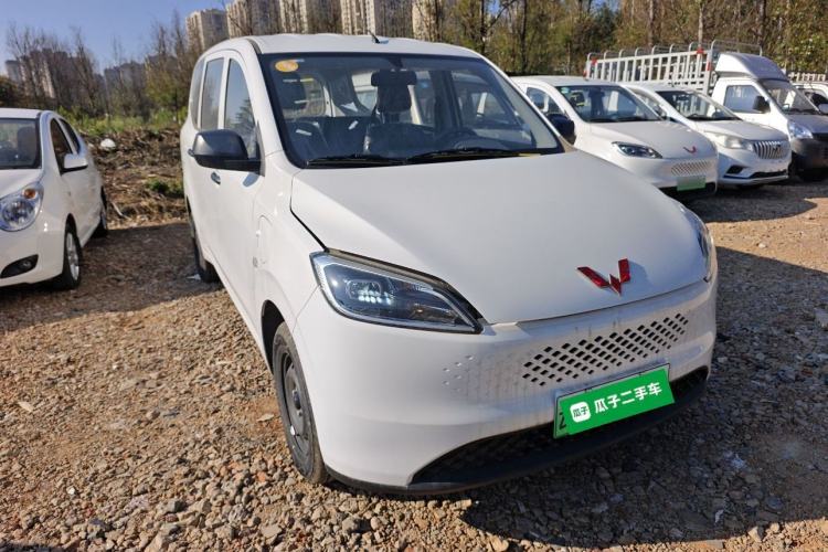 Used Wuling Hongguang New Energy 2025 Extended-Range Hybrid 50 km Standard Version
