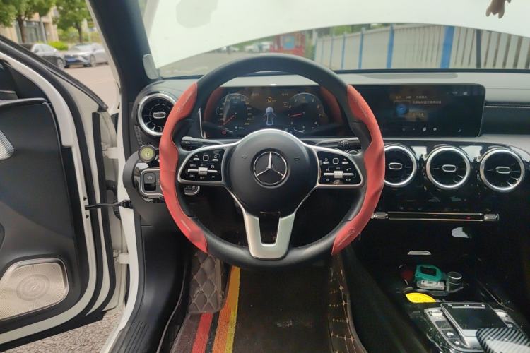 Used Mercedes-Benz A-Class 2020 Facelift A 180 L Sport Sedan Special Configuration
