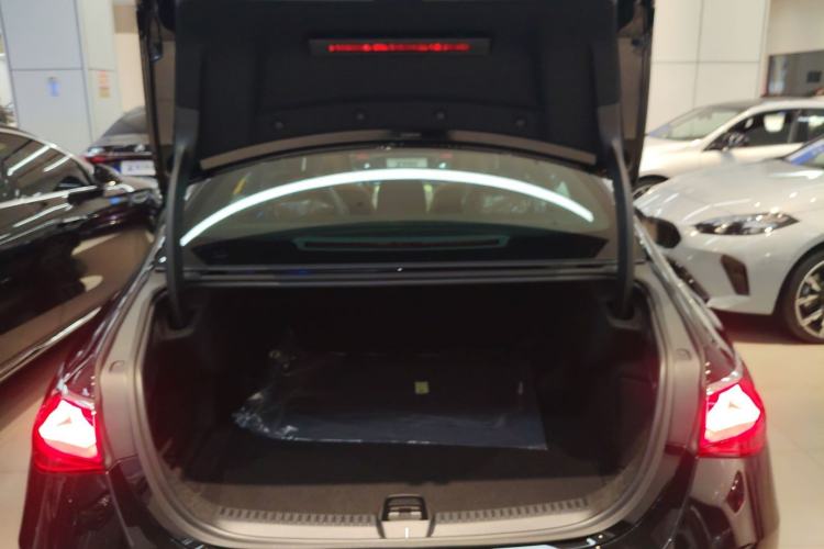 Used Mercedes-Benz E-Class 2026 E 260 L Classic Edition