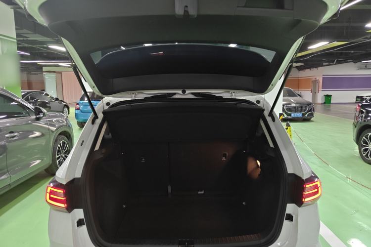 Used Volkswagen Tharu 2023 300TSI Two-Wheel-Drive Crescent Edition Trunk