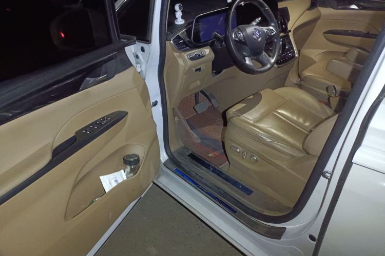 Used Buick GL8 2021 ES Land Cruiser 653T Luxury Edition Driver Seat