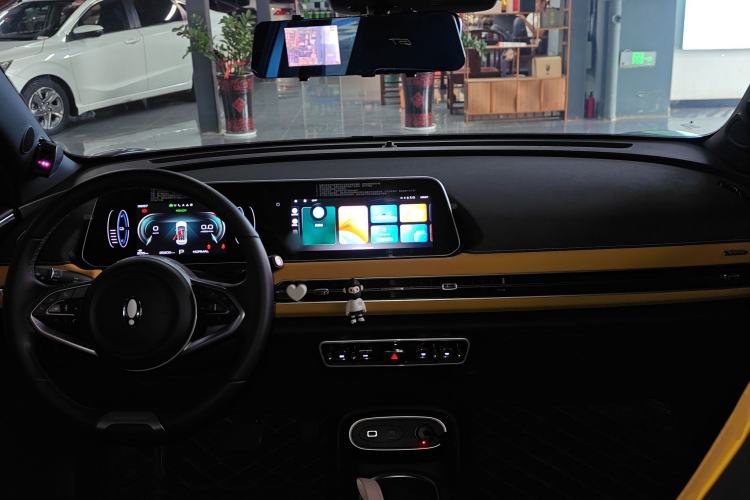 Used ORA Good Cat GT 2023 Mulan Edition 401km Prestige Version Center Console