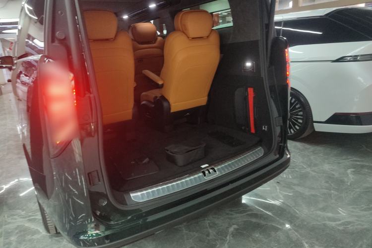 Used Geely Galaxy LEVC L380 2024 140-Degree 6-Seater All-Wheel-Drive Ultra