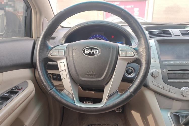 Used BYD S6 2012 2.0L Manual Luxury Version
