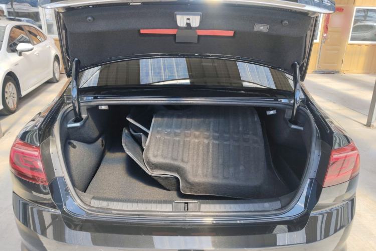 Used Volkswagen Magotan GTE Plug-in Hybrid 2020 GTE Luxury Model Trunk