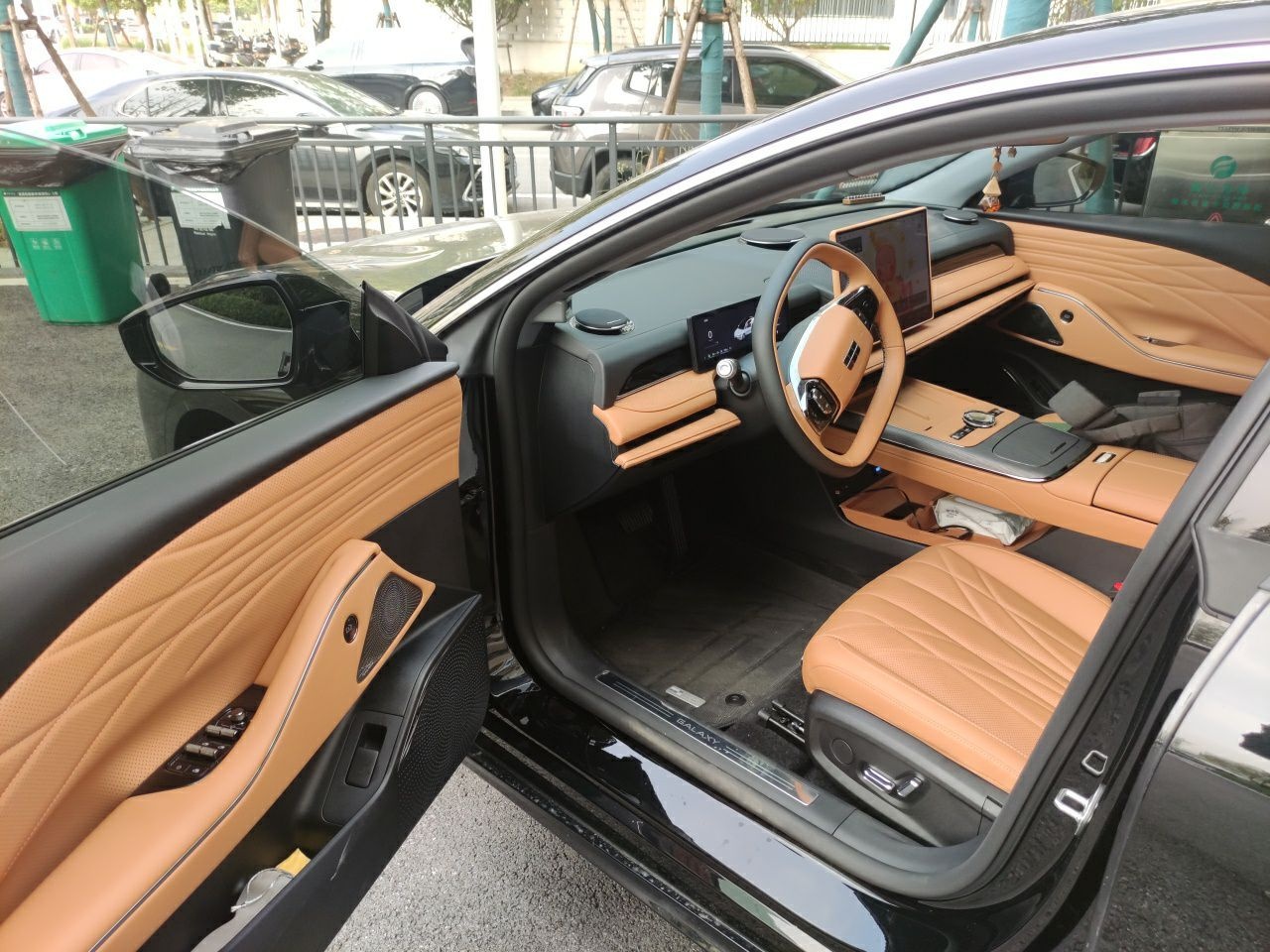Geely Galaxy 8 2025 130km EM-i Prestige Edition — снимка 16