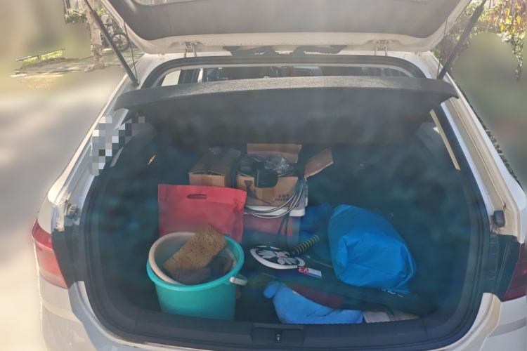 Used Volkswagen Gran Lavida 2015 1.6L Automatic Fashion Edition Trunk