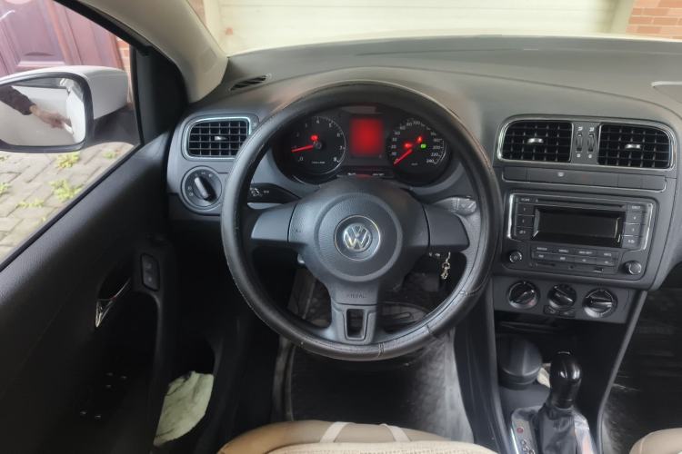 Used Volkswagen Polo 2013 1.6L Automatic Comfort Edition Steering Wheel