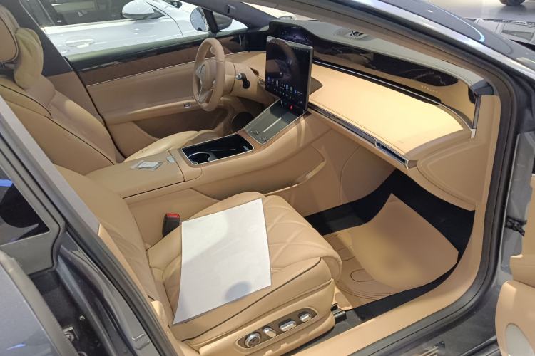 Used Hima Stelato S9 2025 Extended-Range Max+ Right Front Seat