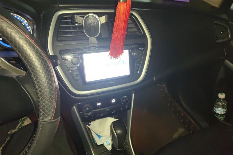 Used Suzuki S-Cross 2014 1.6L CVT Two-Wheel Drive Elite Version Audio And AC Panel