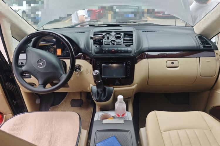 Used Mercedes-Benz Vito 2013 3.0L Elite Edition Center Console