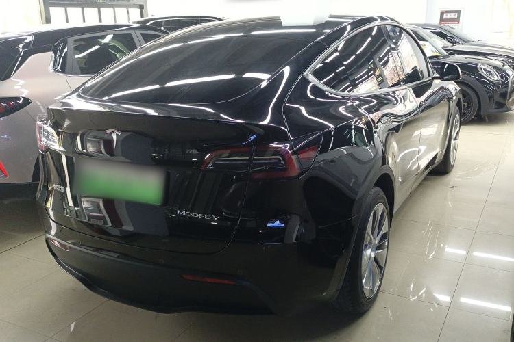 Used Tesla Model Y 2023 Rear-Wheel-Drive Version

