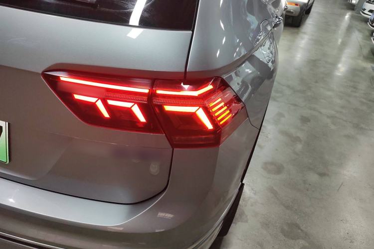 Used Volkswagen Tiguan L New Energy 2022 430 PHEV Plug-in Hybrid Flagship Edition Right Rear Taillight