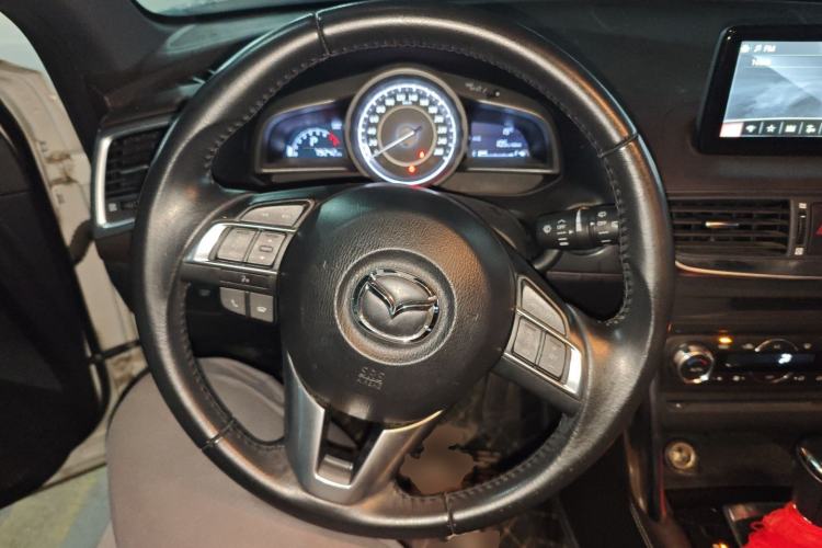 Used Mazda CX-4 2016 2.0L Automatic 2WD Blue Sky Luxury Edition Steering Wheel