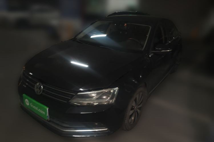 Used Volkswagen Sagitar 2015 230TSI Automatic Luxury Model