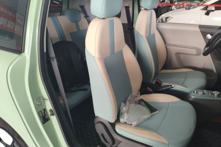 Used CHANGAN NEVO Lumin 2022 155 km – Refreshingly Sweet Edition Right Front Seat