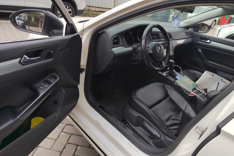 Used Volkswagen Lamando 2018 230TSI DSG Fashion Edition
