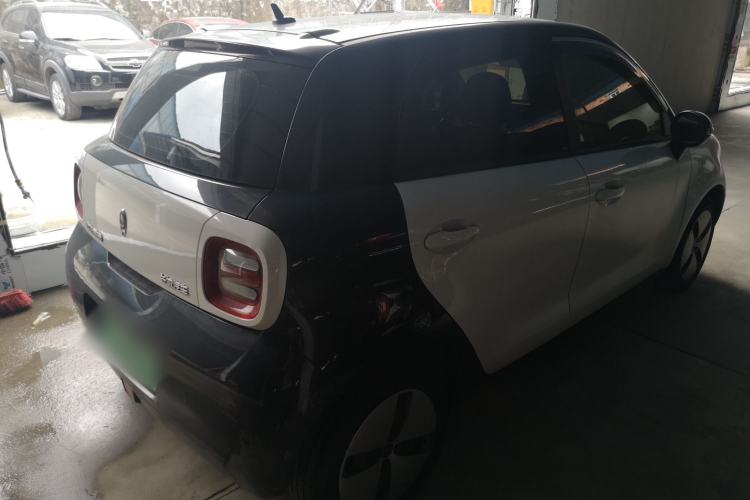 Used ORA Black Cat 2021 301 km Basic Version
