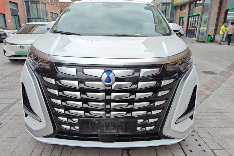 Used Denza D9 2022 DM-i 970 Four-Wheel Drive Flagship Model Front