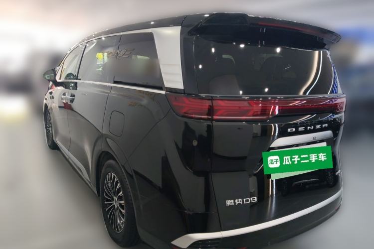 Used Denza D9 2025 DM-i Intelligent Drive 1020 Four-Wheel Drive Prestige Model
