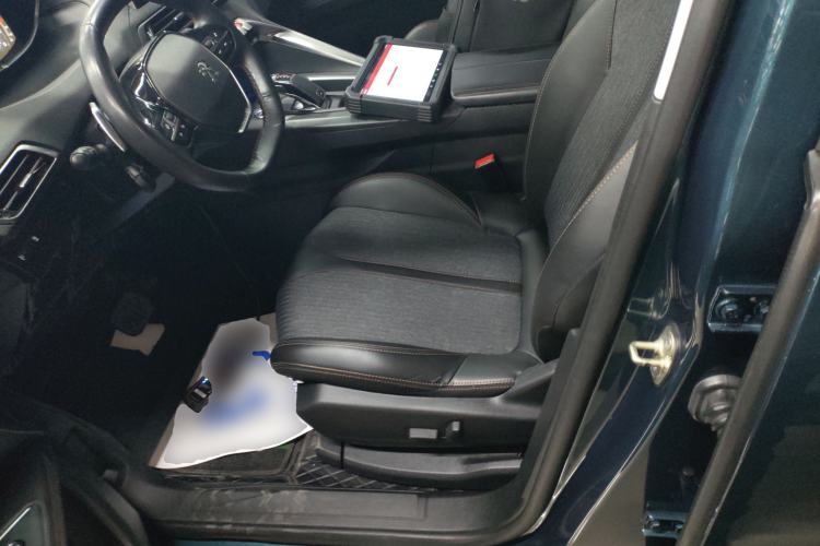 Used Peugeot 5008 2017 380THP 7-Seater Elite Edition Left Front Seat