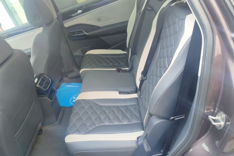 Used Volkswagen ID.6 CROZZ 2022 Long-Range PRO Edition Left Rear Seat