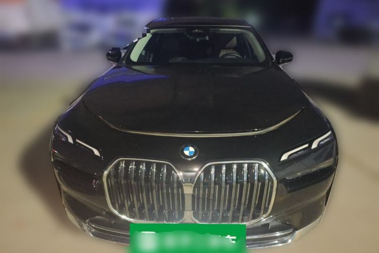 Used BMW 7 Series 2023 735Li Luxury Package Front