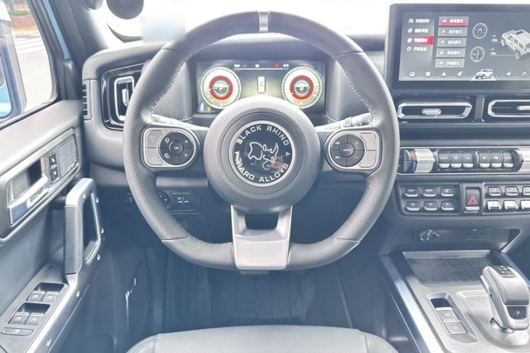 Used 212 T01 2025 2.0T Changfeng Interior 3