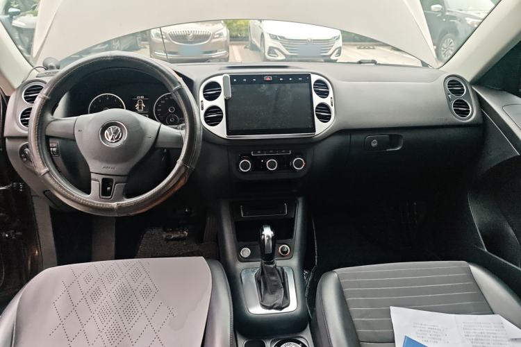Used Volkswagen Tiguan 2015 1.8TSI Automatic Two-Wheel Drive Trend Edition Center Console