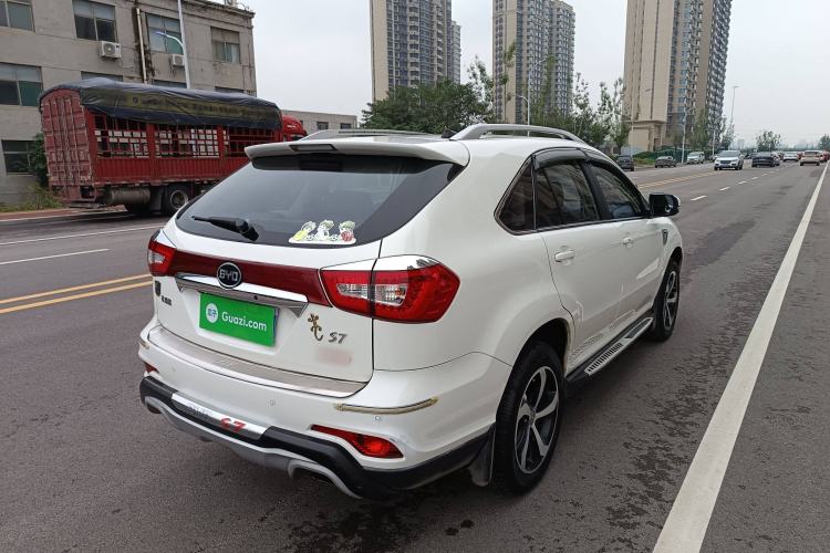 Used BYD S7 2015 2.0T Upgraded Automatic Luxury Version Exterior 9